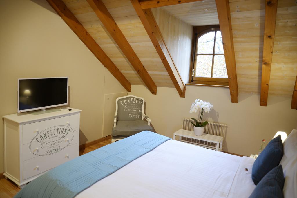 Auberge Communale De Carouge Bagian luar foto