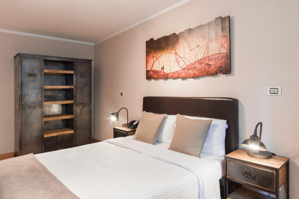 Auberge Communale De Carouge Bagian luar foto