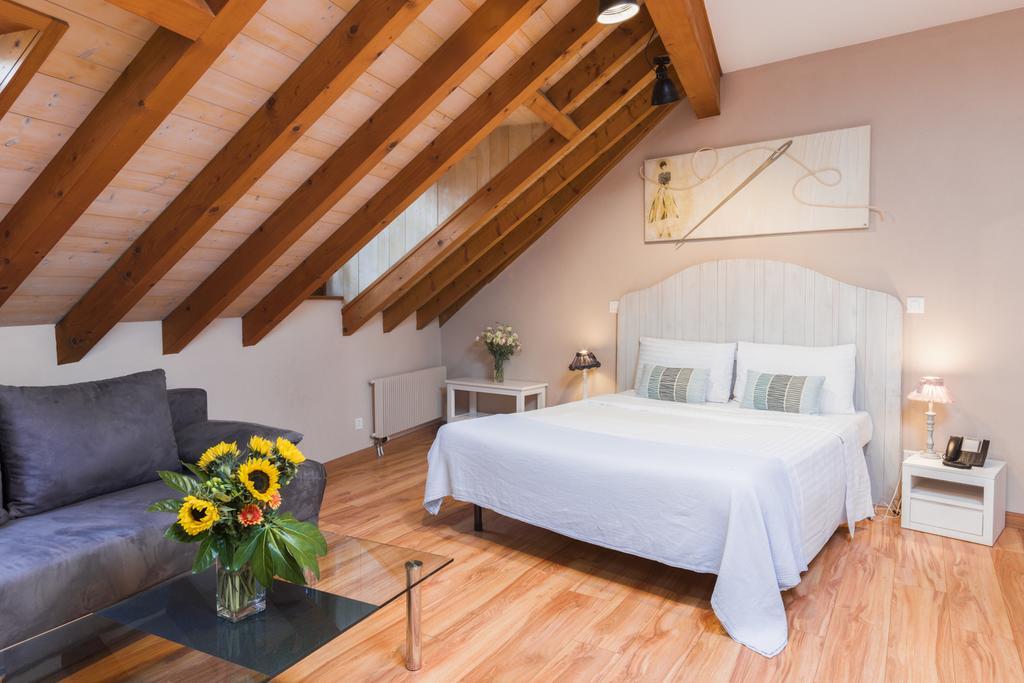 Auberge Communale De Carouge Bagian luar foto
