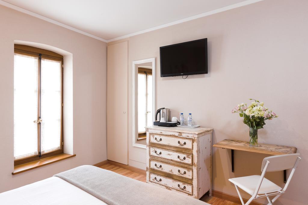 Auberge Communale De Carouge Bagian luar foto