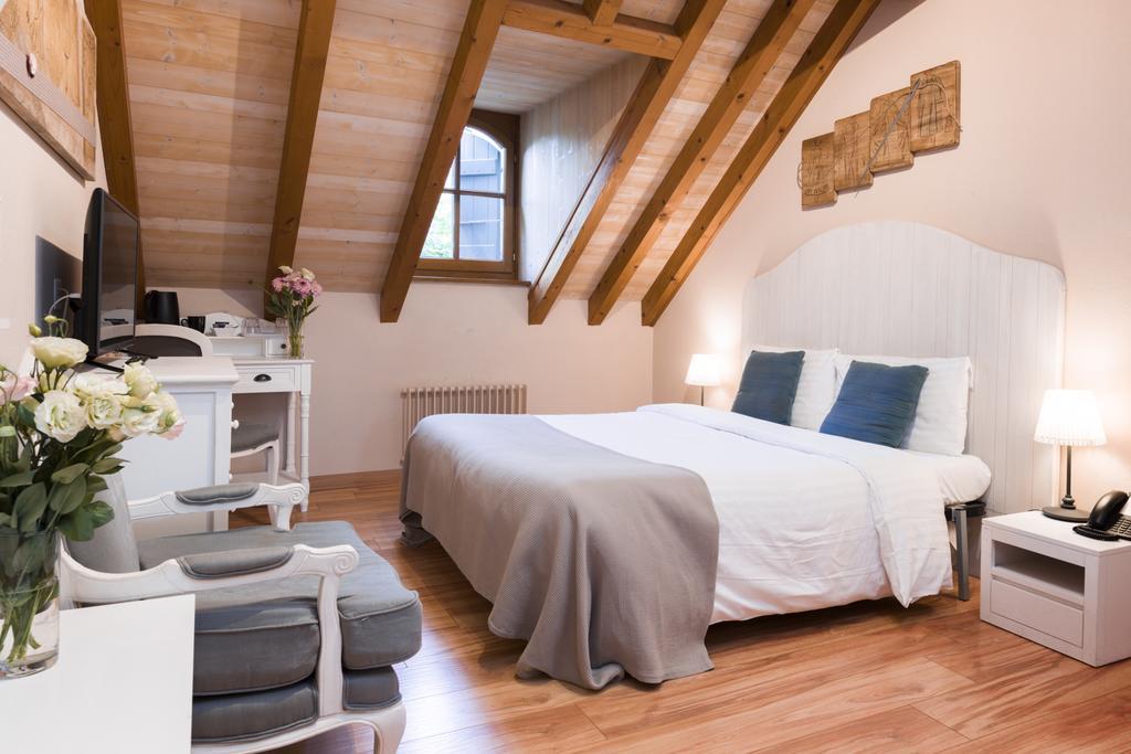Auberge Communale De Carouge Bagian luar foto