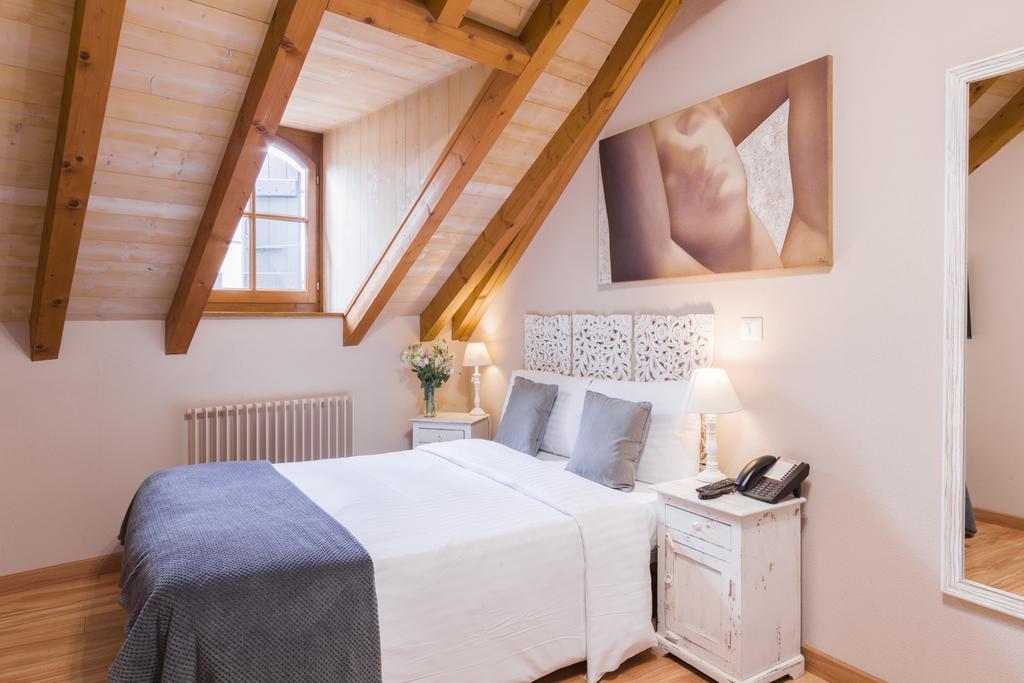 Auberge Communale De Carouge Bagian luar foto