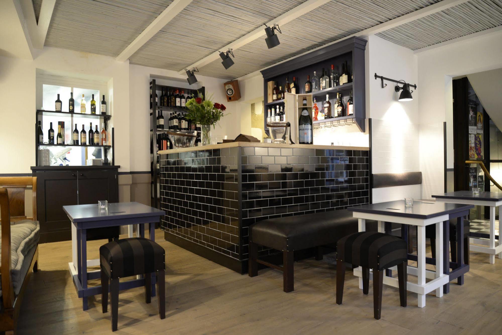 Auberge Communale De Carouge Bagian luar foto