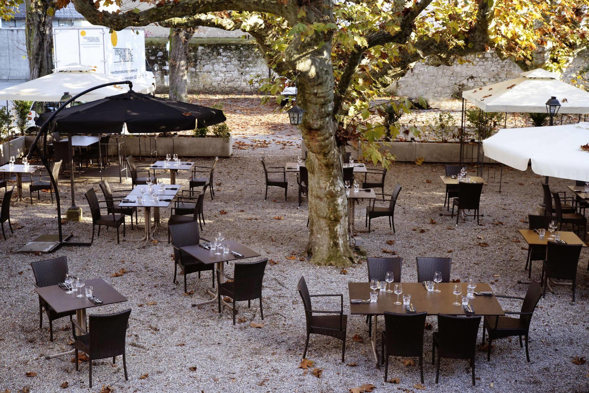 Auberge Communale De Carouge Bagian luar foto