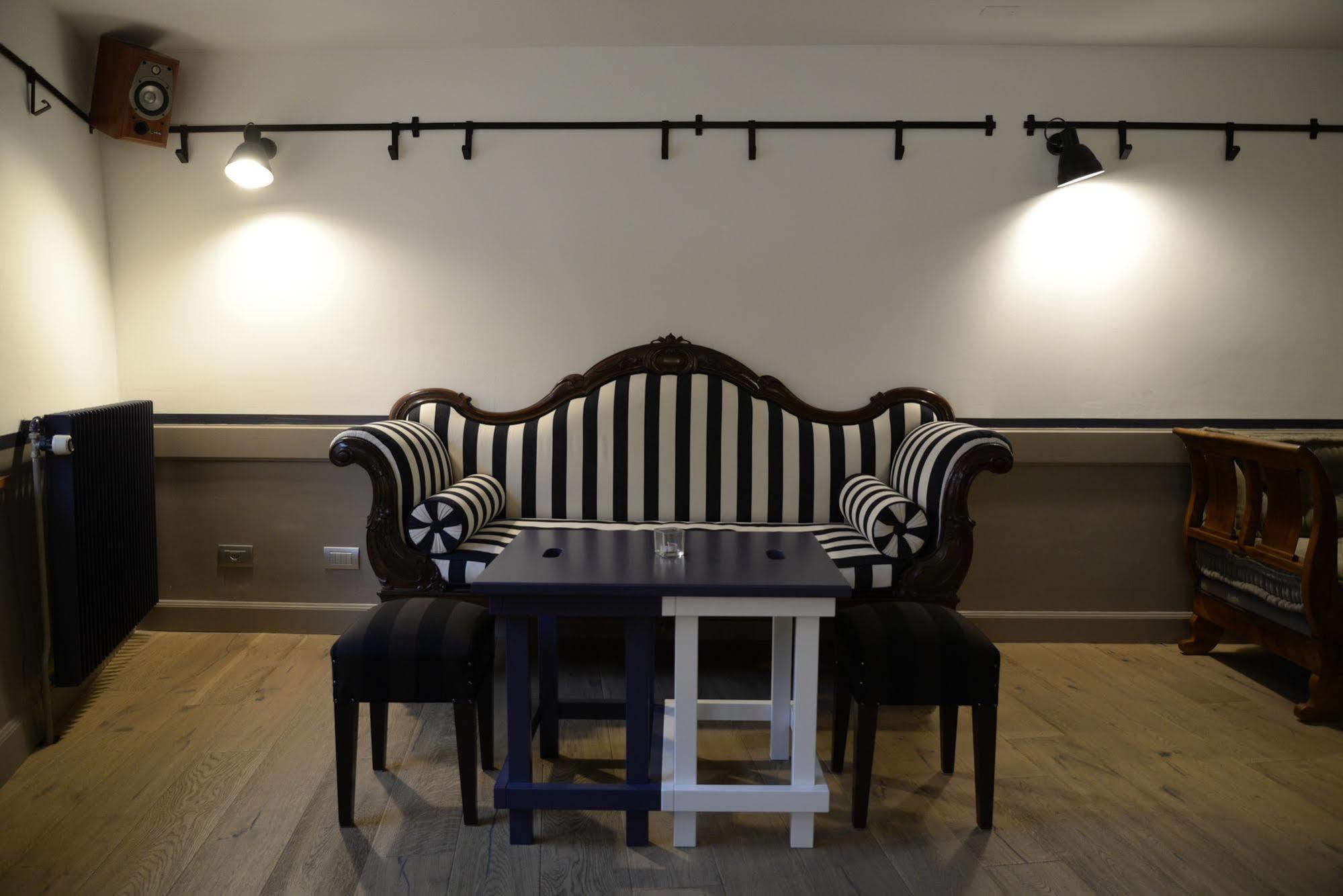 Auberge Communale De Carouge Bagian luar foto
