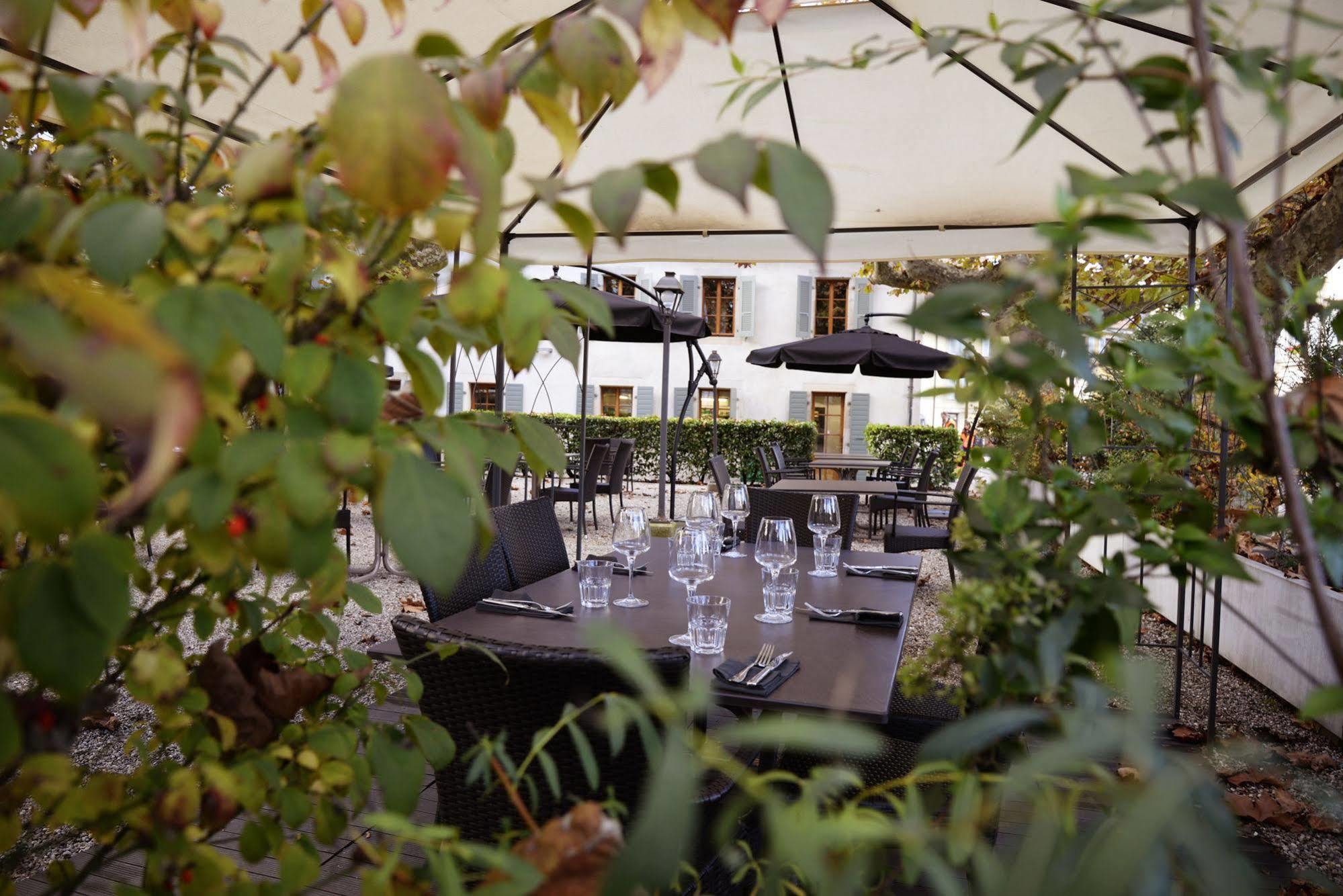 Auberge Communale De Carouge Bagian luar foto